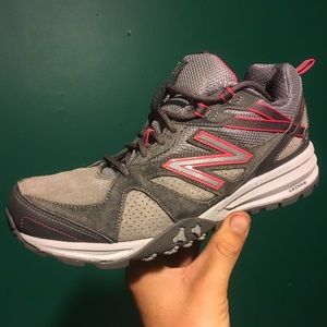 New Balance 689 Size 7.5 trail Hiking Shoe NWOB